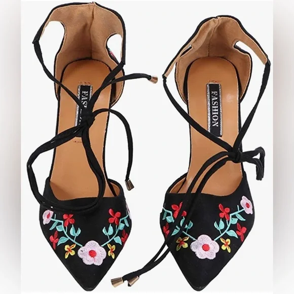 COPY - NWT High Heel Floral Embroidered